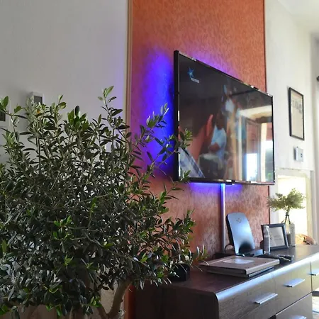 Yasmine 212 Holiday home *